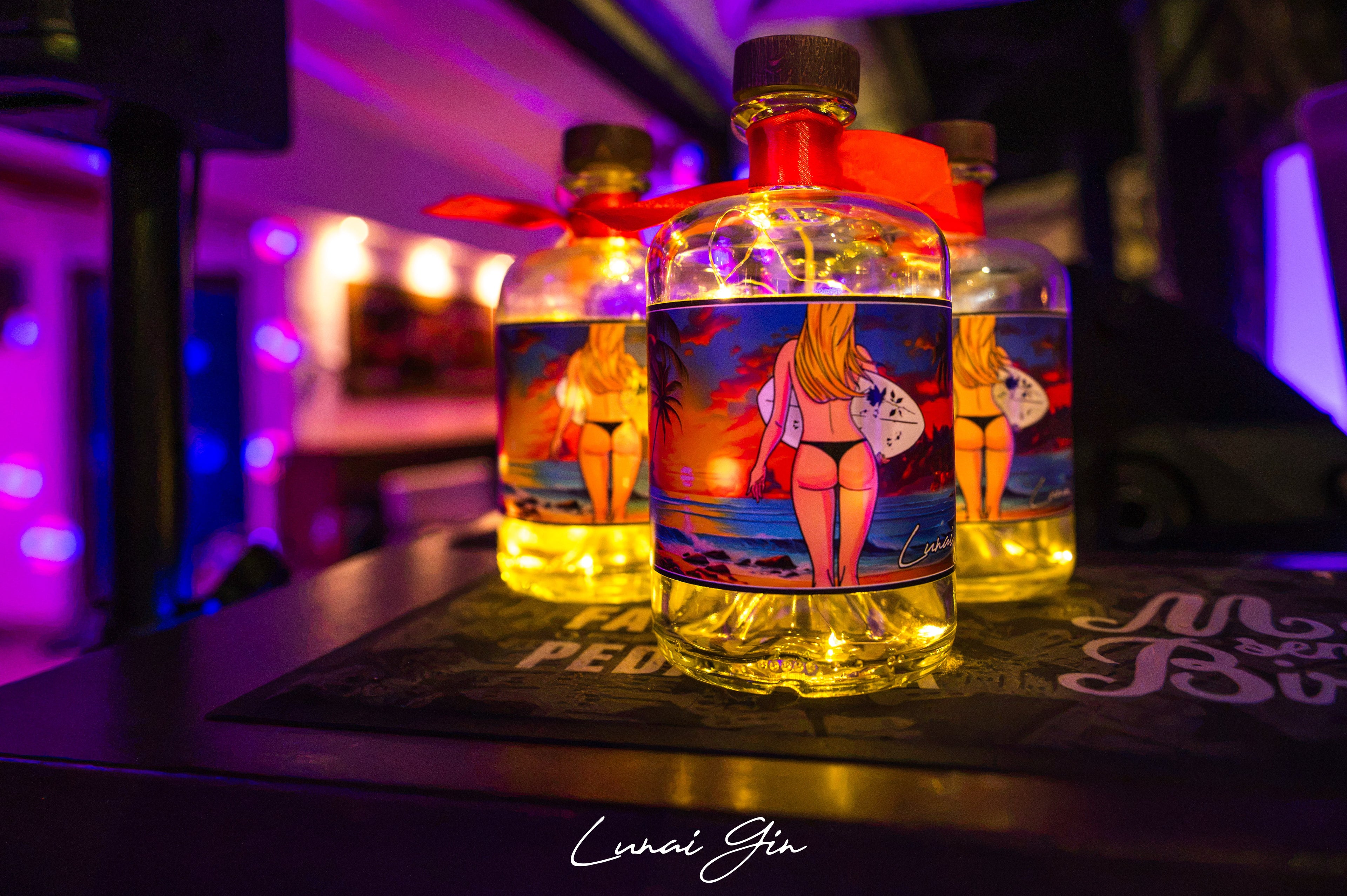 LUNAI GIN CON INFUSIONE DI PETALI DI ROSA